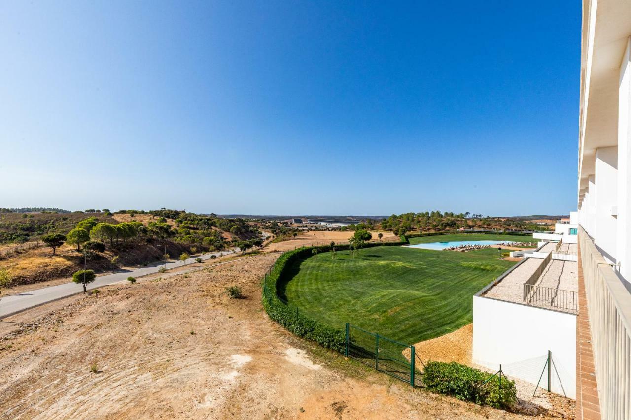 Algarve Race Resort - Hotel Montes de Cima Exteriör bild